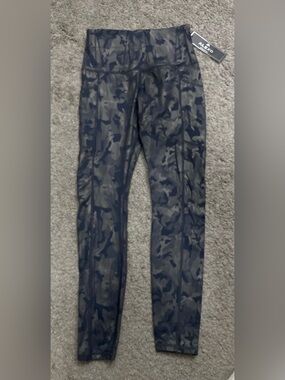 Alexo High-Rise Camo Concealed Carry Legging - Black/Gray